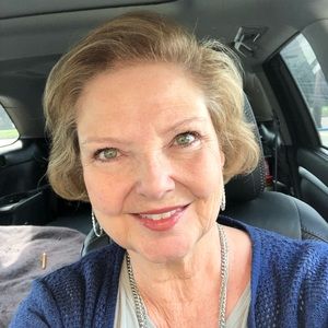 Meet your Posher, Debra